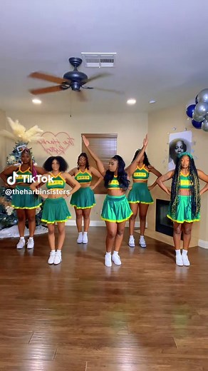 Cold Cheerleader Costume Ideas for Winter Events