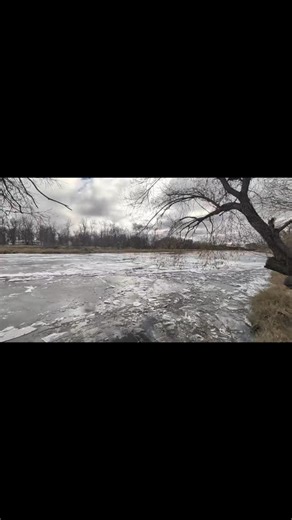 🌨️ River Reflections ❄️ There’s something special about this time of year on the river - watching the ice begin to form, break apart, and drift downstream in glistening shards. The sound of it all - the crunch, the merging, the quiet movement of water beneath the frozen surface - feels almost like nature’s own song of transition. Even though the cold winter is coming, there’s comfort in it too. It’s a reminder to slow down, breathe deeper, and reset. Just as the river rests under its icy blanke
