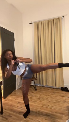 Ion know where my leg was taking me but here’s the #Taebo #challenge 😭😭😭 #legs #legworkout #fyp #entertainment #contentcreator | TaQuala Williams