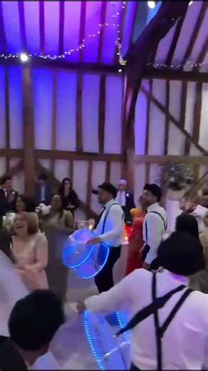 Arabic wedding Zaffa United Kingdom #arab #wedding #uk #drums #zaffa #bride #dance #music #uk #love