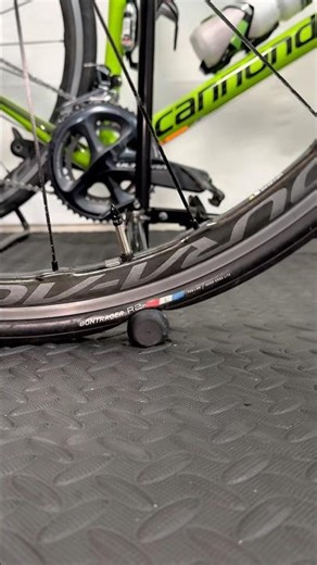 Dangerous!Optimal bicycle tire pressure and how to avoid pinch flats.危険、安全な自転車のタイヤ空気圧。パンクを防ぐ方法