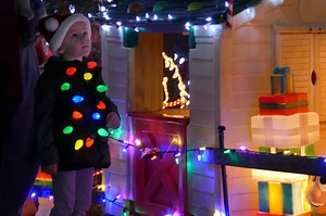 Massachusetts family wins competition for the best Christmas light display