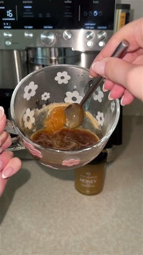 Making My Coffee with Honey Greens Cinnamon Honey ☕🍯
