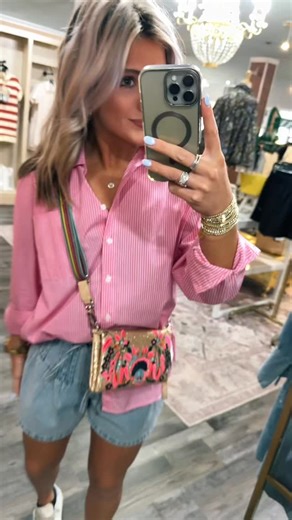 Ella’s must-have spring selects 🌷 & of course a perfect @consuelastyle bag to pair with 🌼 | Southern Grace Boutique