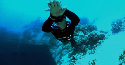 Death-defying free dives push boundaries