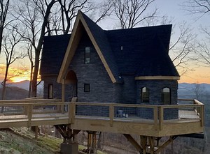 You can stay in this Harry Potter Themed House in the North Carolina Mountains | Chip and Company