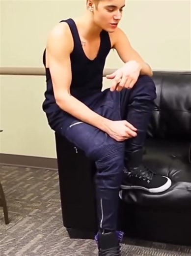Justin Bieber's Backstage Performance of 'Take You'