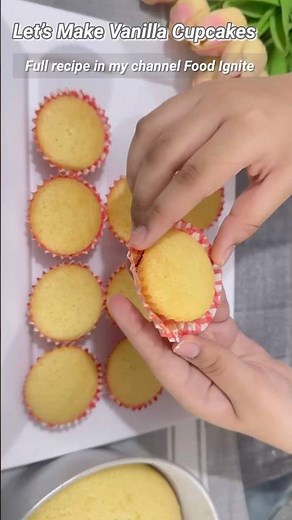 Soft & Fluffy Vanilla Cupcakes 🧁 | Vanilla Cupcakes Recipe By Food Ignite #shortsvideo