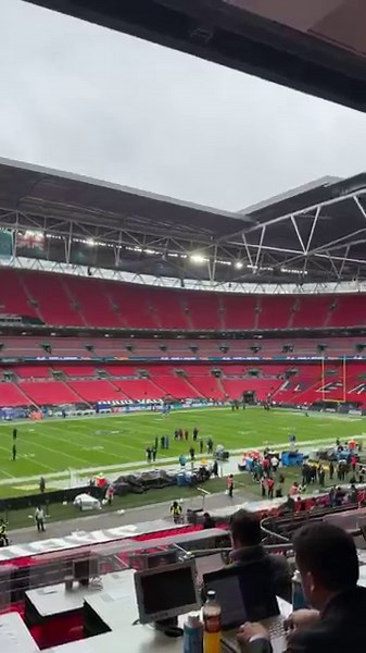 Beautiful day for some American footy 🏟️ #rams #nfl #shorts