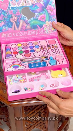 6.4K views · 44 reactions | 헥헲헮헹헶혀혁헶헰 ퟮ헶헻ퟭ 헕헲헮혂혁혆 헠헮헸헲혂헽 헦헲혁 헙헼헿 헚헶헿헹혀 Watch them explore their inner stylist with dazzling colors and stylish accessories! ✨헦헵헼헽 헡헼현: https://t.ly/qqCa_ . . . . #BeautyMakeupSet #GlamPlaytime #FunForGirls #creativeplay | Toy Company | Facebook