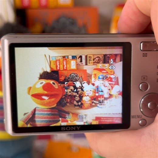 DIGITAL CAMERA IN IRAQ on Instagram‎: "✅AVAILABLE˙✧˖°📷 ⋆｡˚꩜ Sony Cyber-shot DSC-W530 𝑯𝒊𝒈𝒉𝒍𝒊𝒈𝒉𝒕 ✍️📍 * 14.1MP Resolution * Wide 4x Zoom Lens 26-104mm Equiv * 2.7" LCD Monitor * iAuto Mode * Easy Mode * Sweep Panorama Mode * Smile Detect Function * Anti-Blink/Soft Skin Modes * Intelligent Scene Recognition Mode * SteadyShot for Sharp Pictures سعر كاميرا : 125 ‎🏷️سعر الرام : 15 ‎🏷️سعر قارئ البطاقا