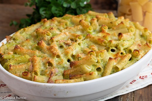 Pasta al forno con i broccoli - ricetta con besciamella