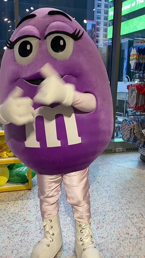 Meeting Purple, the New Character at M&M’sWorld Store in NYC!