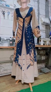 9.1K reactions · 945 shares | Ini model favorit q banget besty... walaupun cuttingan nya agak rumit..tapi q puas dgn hasilnya... #rees #gamiscantik #gamisbatikkombinasi #cutting #sewing #malihataylor | Maliha Maliha | Facebook