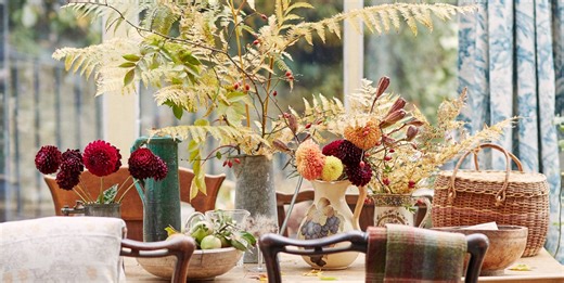From foraged bracken to fiery dahlias: 8 autumnal flower displays you can recreate at home