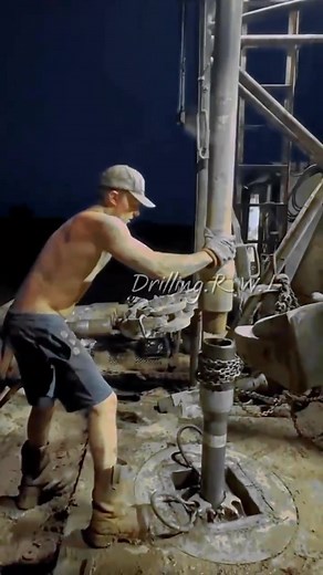 Tripping on Rig Work #CompanyMan #drillingsupervisor #Rigsuperintendent #toolpusher #nightpusher #driller #Assistdriller #derrickman #floorman #roustabout #petroleum #Oilandgas #oilfield #Oilengineering #Drillingrig #upstream #energy #drilling #rigs #Drillingrig #Oilandgasindustry #Drillingengineer #Drillingservice #Rigsupervisor #DaytoolPusher #NighttoolPusher #Driller #assistantdriller #ChieflMlmechanic #ChiefElectrician #Drillingsafetyofficer #Bargeengineer #Deckforeman #Craneoperator #Electr