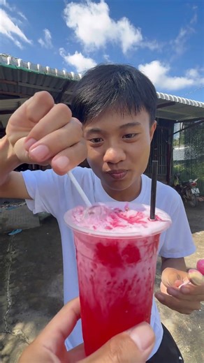 Ly kem quỷ dâu và cây kẹo mút#shorts