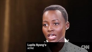 ¡Nos llena de orgullo escuchar a Lupita Nyong'o hablar de su paso por la UNAM! ✨ CNN entrevistó a la reconocida actriz, 🎬 ganadora de un Oscar hace ya varios años, donde compartió su experiencia estudiando en el UNAM-CEPE. 💙💛 | UNAM Universidad Nacional Autónoma de México