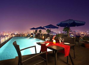 The Rooftop at Hotel Yogi Executive - Rooftop Bar Mumbai
