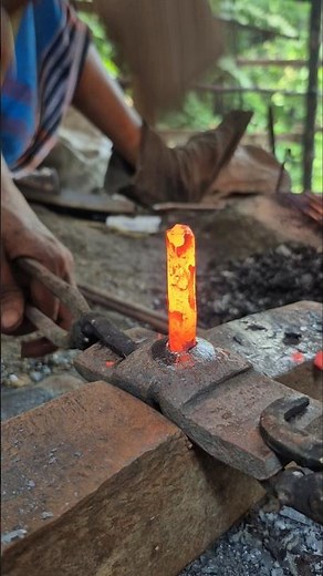 The Master of Fire: Witness Asia's and Europe's Most Incredible Blacksmithing Skills.📍
