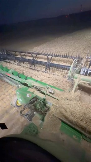 NIGHT HARVEST HITS DIFFERENT 🌙🚜🔥 #farmlife #farming #tractor