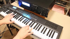 Keyboard playing techniques to emulate other instruments Acoustic guitar -(Time 0:44) Banjo -(Time 6:39) Orchestral Strings -(Time 9:45) Choir - (Time 13:06) Flute - (Time 15:17) Saxophone - (Time 17:32) Trumpet - (Time 20:14) Harp - (Time 22:33) Marimba - (Time 25:20) Electric Bass (Time - 26:49) | Keyboard Players