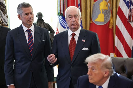 US Senator honors Roger Penske for realizing IndyCar's Washington DC vision: "It will be a historic race"