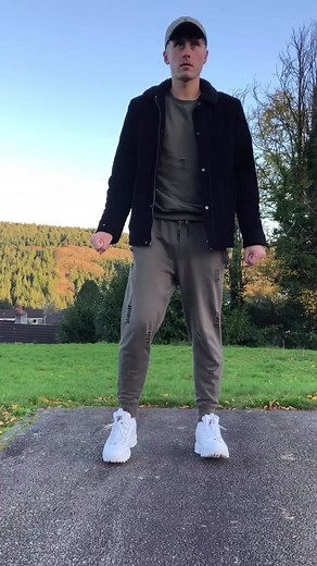 Shuffle Dance Tutorial by Oliver Clarke