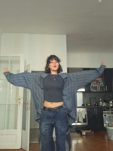 Cómo lucir fabulosa con camisetas holgadas