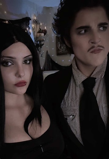 Gomez Addams Cosplay Ideas: Morticia & Gomez Addams Couple Looks