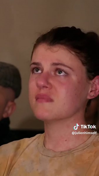 People pleasing to keep them WON’T make them stay! ⚠️⁣ #julienblanc #julienhimself #peoplepleaser #peoplepleasing #relationshipgoals