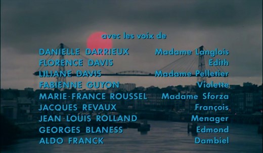 Une Chambre En Ville