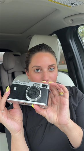 This is the best mini screen free vintage film like camera I have ever used!