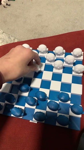 3d printed penguin 🐧 checkers set