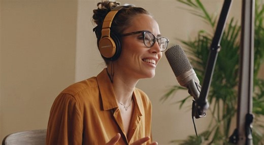 5 podcasts en español que transformarán tu salud mental