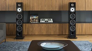 Australe Ez, nouvelle figure de proue de la gamme Triangle Esprit