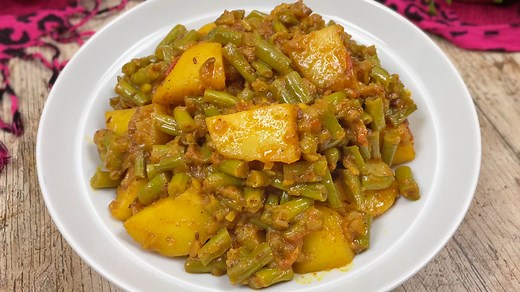 Green beans and potatoes curry is a delicious Indian curry cooked with soft potatoes and crispy green beans. Full Recipe Here: https://www.cookwithnabeela.com/recipe/green-beans-potato-curry/ | Cook with Nabeela