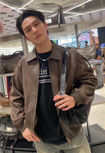 @Zloty at Matin Kim’s opening shop in Thailand at Central Chidlom #williamjkp #legend #legend_TH #MatinKim #MatinKimMagazineTH