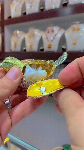 Stunning Gold Jewellery Designs to Inspire You