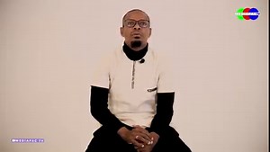 Quand on prenait Cheikh MC pour un fou ! 20 ans après, il est considéré comme étant le premier pionnier du rap aux Comores. Dans cet entretien accordé à Mediapac, le rappeur et producteur revient sur ses débuts, son premier concert à l’alliance française, son label « Watwaniya Production » et ses relations d’aujourd’hui avec l’artiste Dadiposlim et ses deux anciens protégés Chucky Masta Res et K’poral Chris. Entretien sans filtre : Partie 2 prévue mercredi prochain sur Mediapac TV | Mediapac TV