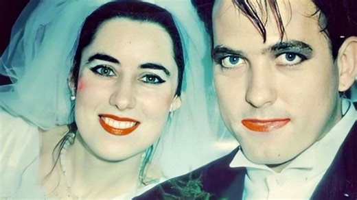 Qui est Mary Poole, la femme et la muse de Robert Smith (The Cure) ?