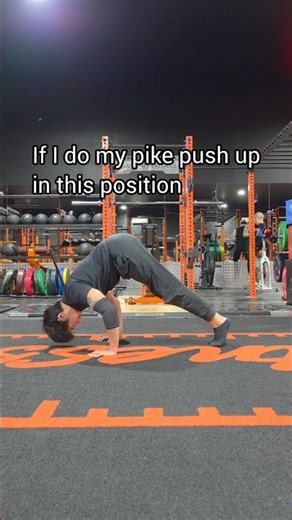 Get into right pike push up position to do this! #calisthenics
