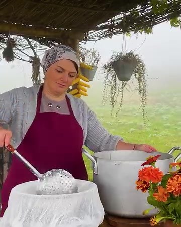 Homemade rustic pizza is a simple joy! Watch as we bake a delicious pie topped with fresh ingredients, bringing culinary delight straight from our oven to your table. Enjoy the magic of homemade pizza with us! 🍕 #cooking #pizza #relax #village | ideas viral