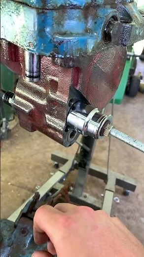 Ford 3000 Unload Valve Removal Trick #tractor #farmequipment #farmmachinery #farming