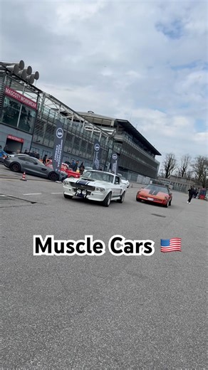 2 Mustang ed 1 Corvette #musclecar #mustang #corvette #automotive #auto