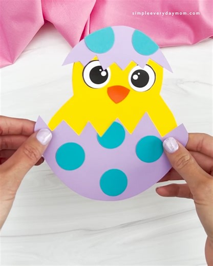 Love this little Easter card! Printable pattern 👇 | Simple Everyday Mom