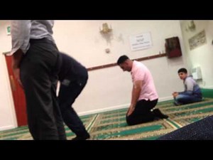 Sunni brothers pray in shia mosque UK