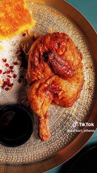 🇮🇷🍗 Ζεστές γεύσεις από το Ιράν στην καρδιά της Αθήνας! Το αγαπημένο Ζερεσκ Πολό με κοτόπουλο (Zereshk Polo) είναι ένα παραδοσιακό πιάτο με αρωματικό ρύζι μπασμάτι, ξινό κόκκινο βατόμουρο (zereshk) και ζουμερό τηγανητό κοτόπουλο μαριναρισμένο με ιρανικά μπαχαρικά. Γλυκόξινη γεύση, χρυσαφένιο χρώμα και άρωμα που σε ταξιδεύει στην Περσία ✨ 📍Δοκιμάστε το στον χώρο μας στην Αθήνα — μια αυθεντική εμπειρία ιρανικής κουζίνας! #ιρανικηκουζινα #αθηνα #greektiktok #foodtok #fyp