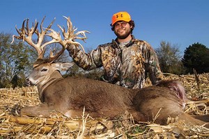 Tucker Buck Breaks Tennessee, World Hunting Record - North American Whitetail