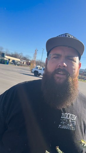 176K views · 7K reactions | Our first real Christmas tree | Meme Krunchymuffin | Facebook